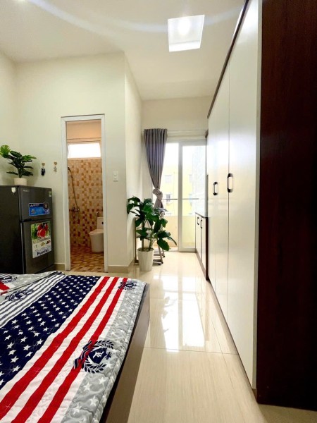 CHO THUÊ PHÒNG TRỌ FULL NỘI THẤT-BAN CÔNG-THANG MÁY-HẦM XE RỘNG-GẦN VẠN HẠNH MALL, CẦU VƯỢT 3/2