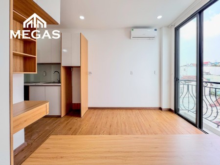 Studio ban công - Đường Lê Văn Việt - Gần ngã tư Thủ Đức