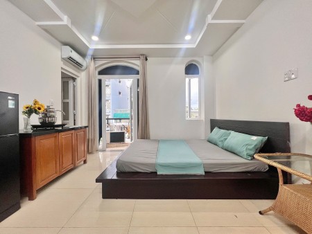 PHÒNG BAN CÔNG – VIEW SÂN BAY – FULL NỘI THẤT – RỘNG 30M² – GIÁ CHỈ 4TR5