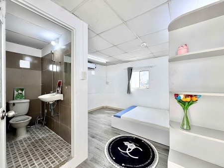 Cho Thuê Phòng Cửa Sổ Trời - Mới 100% - Nội Thất Cơ Bản - Ngay Chợ Bà Chiểu - Mặt Tiền Vũ Tùng