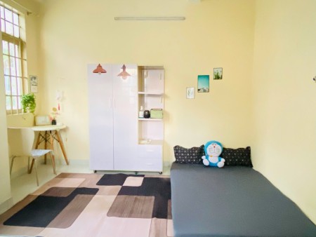 CHO THUÊ PHÒNG TRỌ SIÊU RỘNG, SIÊU THOÁNG BAN CÔNG GIÁ RẺ NGAY CHỢ HOÀ HƯNG, GA SG, VẠN HẠNH MALL