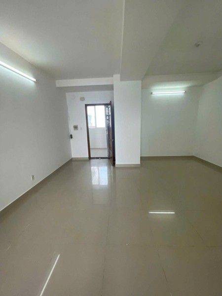 Chung cư Âu cơ Tower căn 2p ngủ, 2wc, rộng 90m2 chỉ 9,5tr