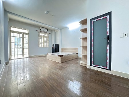 TRỌ BÌNH THẠNH GẦN CHỢ BÀ CHIỂU, NGÃ TƯ HÀNG XANH 35m2 BAN CÔNG THOÁNG SÁNG BẠCH ĐẰNG BÌNH THẠNH