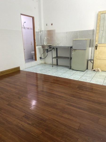 Cho thuê phụ trọ chính chủ có nội thất giá rẻ ngay vòng xoay Lê Đại Hành, p9, Tân Bình