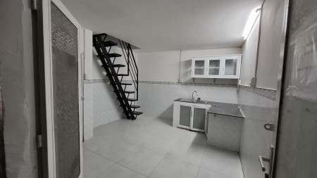 Nhà mới, nhỏ xinh. Ngay trung tâm Bình Thạnh