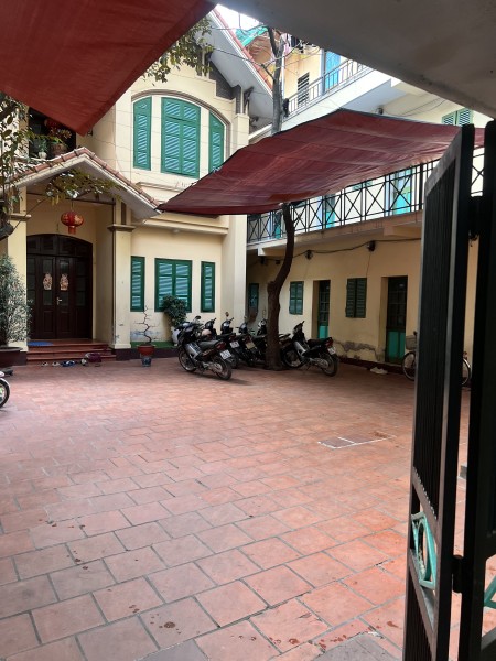 Hiện mình còn 2 phòng trọ không khéo kín. Sạch sẽ vệ sinh an ninh tốt. Sân rộng để xe