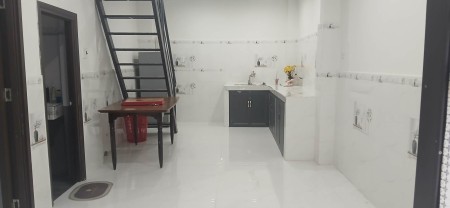 Cho thuê nhà nguyên căn 3 phòng ngủ, hẻm yên tĩnh, gần chợ – Đỗ Tấn Phong, Phú Nhuận