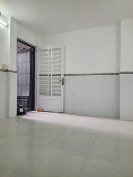 HIẾM! Phòng trệt gác suốt gần ĐH TĐT – full nội thất