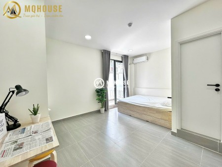 CHO THUÊ CHDV FULL NỘI THẤT BAN CÔNG LỚN NẰM NGAY NGÃ TƯ HÀNG XANH DI CHUYỂN QUA Q1 CHỈ 2P ĐI XE