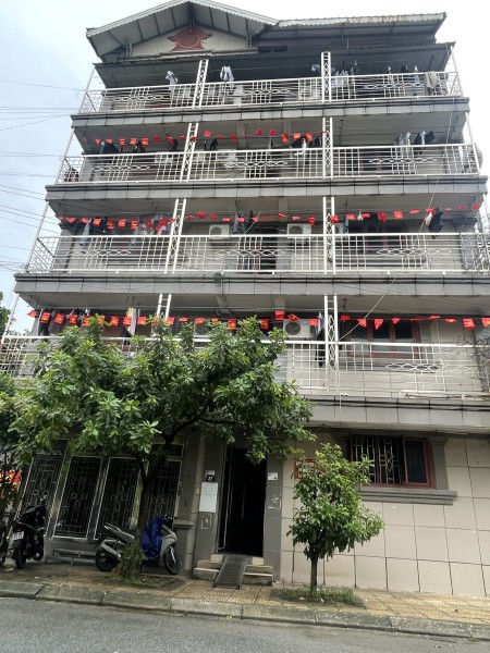 Nhà 6 tầng cho thuê phòng trọ. Từ 800k - 1,8tr