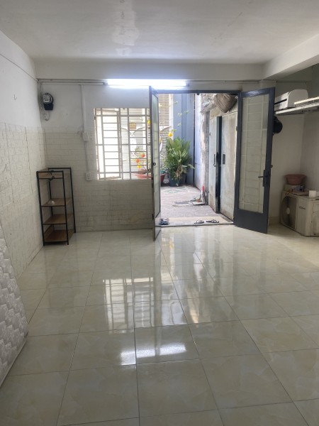 Cho thuê phòng trọ 30m2 giá rẻ có nội thất ngay vòng xoay Lê đại Hành