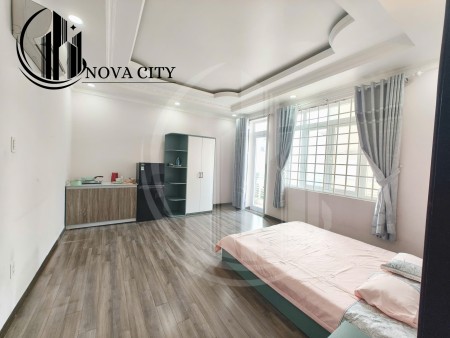 Chính chủ cho thuê mới tinh ban công view đẹp có thang máy