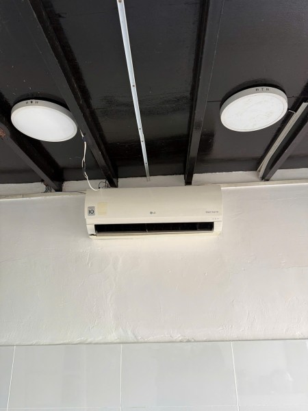 Cho thuê nhà nhỏ riêng biệt 24m² gần cầu Đỏ Nguyễn Xí phường 13 Bình Thạnh