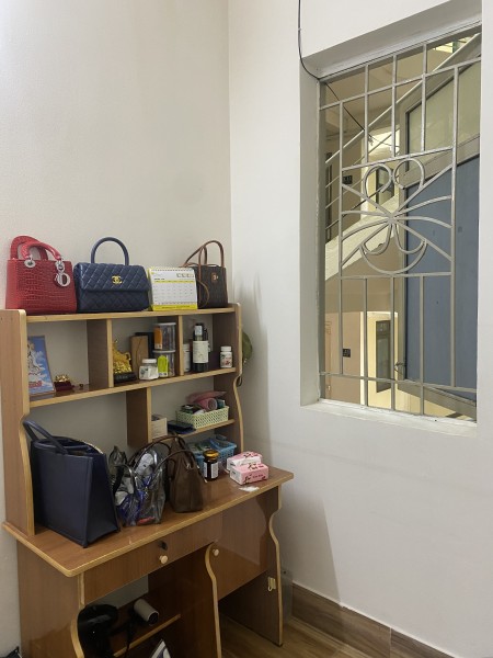 Cần tuyển người ở ghép chung cư k300 kế bên Lotte cộng hòa