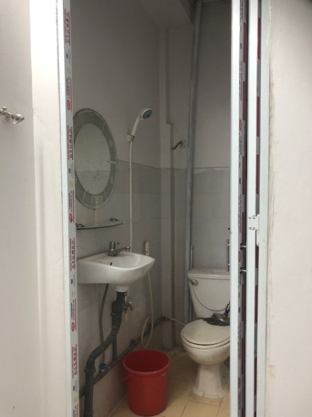 Phòng trống, mới sửa , an ninh tốt , giờ tự do , gần chợ , sạch sẽ . Thích hợp ở lâu dài