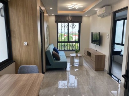 Căn hộ 1k1n sân thượng view hồ full nội thất tai Lạc Long Quân Tây Hồ