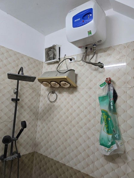 Cho thuê nhà 2T ở Yên Nghĩa, đủ đồ đạc, mang quần áo đến ở luôn.