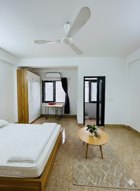 Cho thuê phòng Studio ban công, cửa sổ, thang máy ở 204 Mễ Trì Thượng - alo: 0972414192