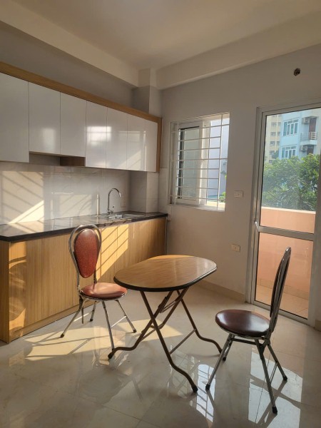 CHO THUÊ PHÒNG 3n1k TẦNG 3 NHÀ MẶT ĐƯỜNG CÓ THANG MÁY, Phố Phương Mai,