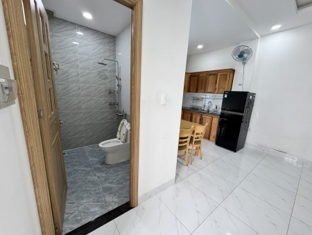 DỌN VÀO Ở NGAY - phòng trọ cao cấp tiện nghi, full nội thất, ban công, gần ngã tư thủ đức