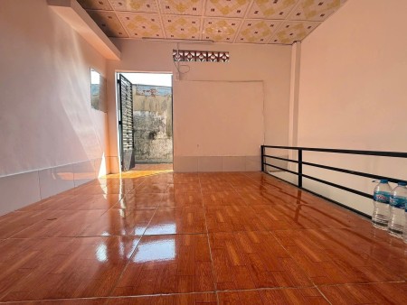 Phòng mới xây được thiết kế 1trệt 1 gác ở được 2-4 người ở Tân Chánh Hiệp Quận 12