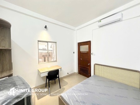 Cho Thuê Phòng Mới 1000% ngay Huỳnh Văn Bánh, Phú Nhuận_Full nội thất, Cửa sổ trời giáp Q1, Q3