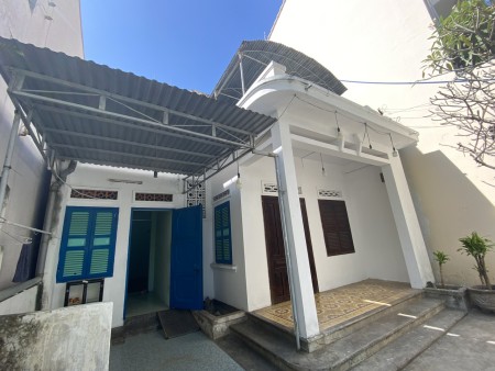 Cho thuê nhà nguyên căn, khu vực Vĩnh Hòa (cũ) - gần biển, chợ - full nội thất - 7 triệu/tháng