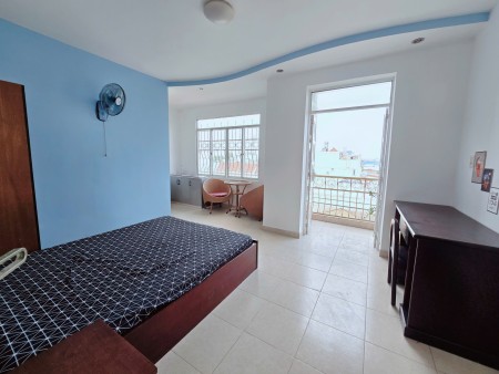 Ngay Phạm Văn Đồng, cầu vượt Linh Xuân, Phòng full nội thất, rộng rãi