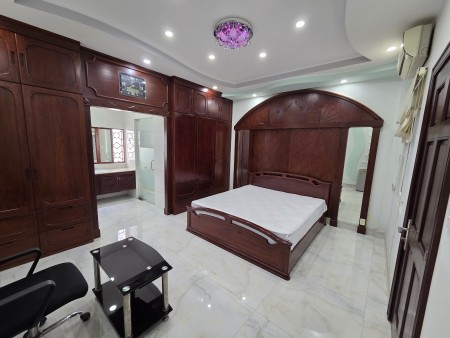 Phòng cho thuê đường Âu Dương Lân, có thang máy