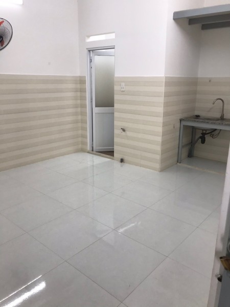 phòng trọ sạch sẽ,máy lạnh- hẻm lớn thông xe tải vi vu
