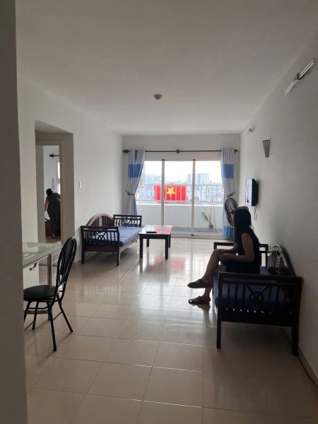 Chung cư Đặng Văn Ngữ, Phú Nhuân: 100m2, 3p ngủ, ban công, 15tr