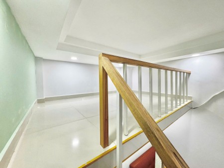 DUPLEX Gác Cao _ Gần Hàng Xanh