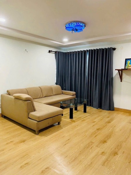 Chung cư 590 CMT8, Quận 3: 100m2, 3p ngủ, 15triệu, ban công