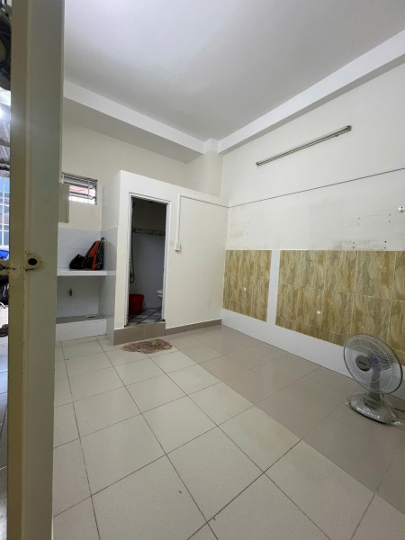 PHÒNG TRỌ NGAY ETOWN CỘNG HÒA GIÁ CHỈ 2TR7/ THÁNG NGAY P13- CỘNG HÒA