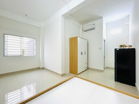 PHÒNG CỬA SỔ TRỜI FULL TIỆN NGHI GẦN NGÃ 4 PHÚ NHUẬN