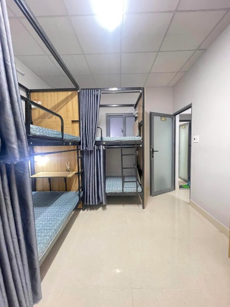 Phòng 4 bạn, ktx cao cấp ngay TÀI CHÍNH MKT, ĐH SPKT, HUTECH, FPT, KHU CNC chỉ 1,3Tr Toilet riêng