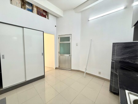 Cho thuê studio ban công full nội thất