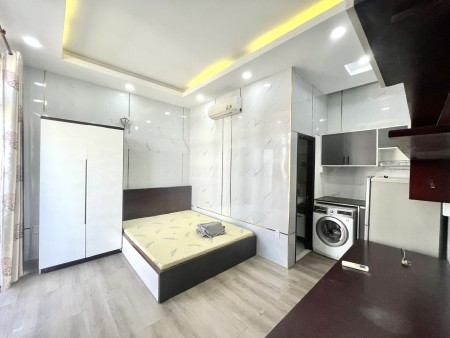 Mới trống phòng ban công view đẹp thiết kế hiện đại rộng thoáng