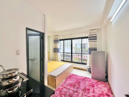 Ở LIỀN ! Phòng tiện nghi cửa sổ thoáng tại khu Tân Quy Trung tâm của Q7 - Đường số 79 cạnh LotteMark