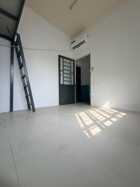 PHÒNG TRỌ ĐẠI HCJ VĂN HIẾN CÓ GÁC +MÁY LẠNH SẴN GIÁ RẺ