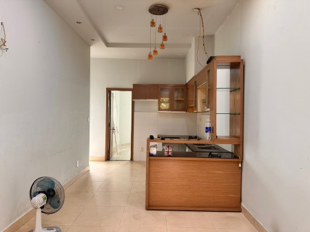 Nhà trống, chính chủ cho thuê, khu vực an ninh, yên tĩnh. Sân đậu xe ôtô