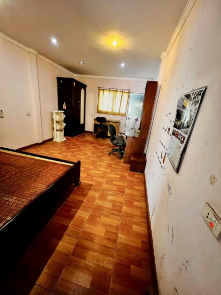 Chính chủ cho thuê 2 phòng đủ nội thất, chỗ nấu,WC mới khép kín, cầu thang riêng, gần chợ, trường ĐH