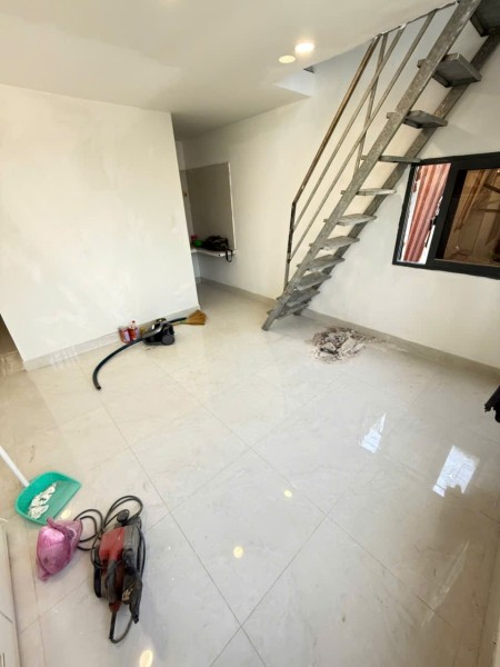 Phòng góc 50m2 full gác. Hẻm c13 đường Nguyễn Văn Linh