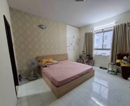 C/C An Dương Vương, P8, Q5: 73m2, 2p ngủ, NT giá 9tr. Thang Bộ, L4.