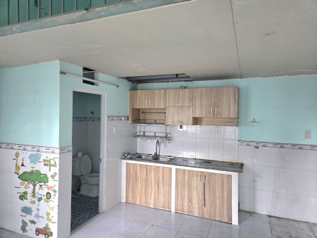 PHÒNG 32m² CÓ GÁC – XE HƠI VÀO – GẦN PHẠM VĂN ĐỒNG – CÒN 1 PHÒNG – 4,5TR