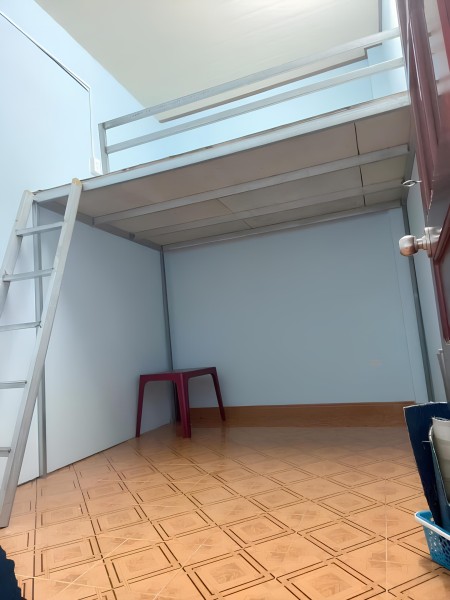 Phòng gác rộng & an ninh,có cửa sổ, qua Vincom Phan Văn Trị 2p đi xe