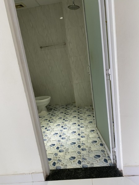 Cho thuê căn hộ chung cư: 1 phòng ngủ lớn, 1 phòng ngủ nhỏ, 1 WC, 1 bếp, 1 phòng khách, 1 ban công,