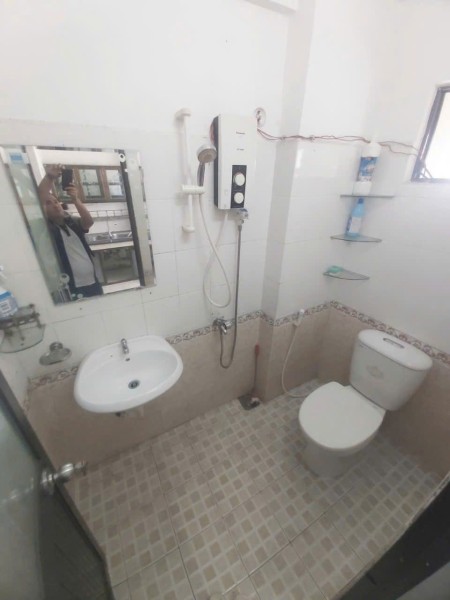 Chung cư An Dương Vương thang bộ), P8, Q5: 76m2, 2p ngủ, nT giá 9tr/