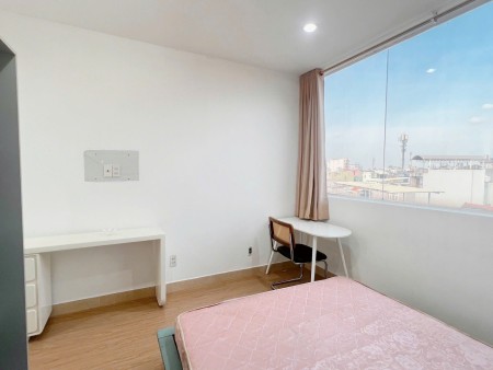 TRỌ BÌNH THẠNH GẦN CHỢ BÀ CHIỂU 1PN 38m2 FULL NỘI THẤT BAN CÔNG RỘNG THANG MÁY BẠCH ĐẰNG BÌNH THẠNH