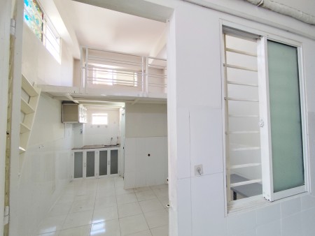 phòng có 4 CỬA SỔ, free wi-fi, sẵn BẾP, TỦ, ĐẦU DÃY TRỌ, GẠCH, có mọi thứ,...